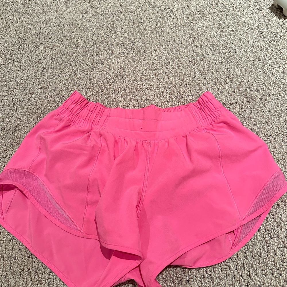 🩷Lululemon hotty hot shorts hot pink rare💕